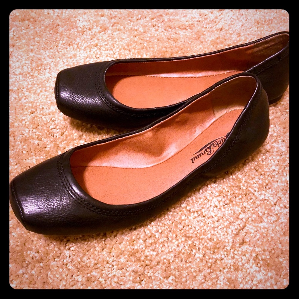 Black leather ballerina flats 🌹